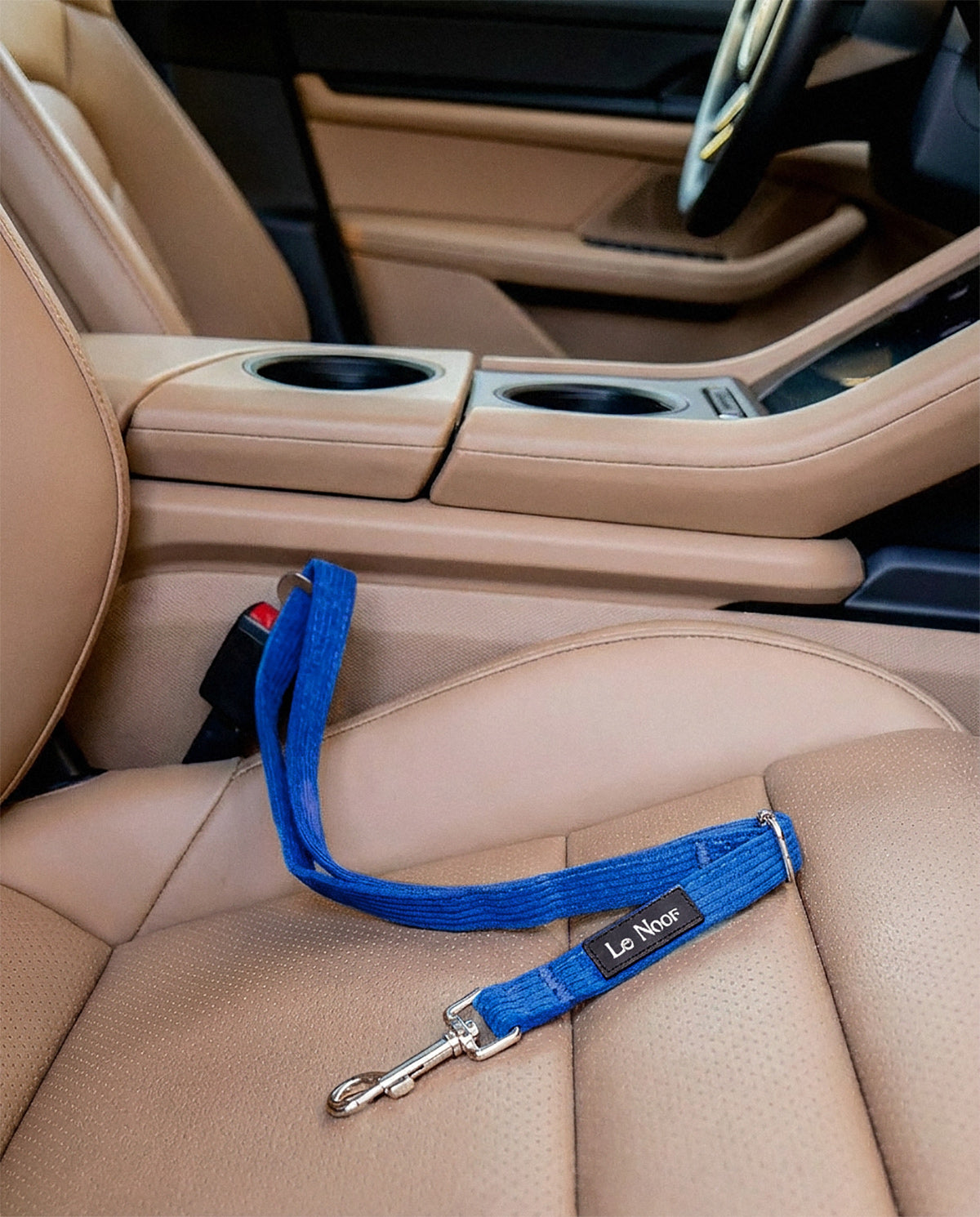 Blue corduroy dog seatbelt, Le Noof